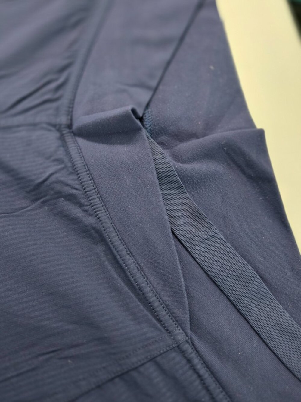 Lululemon Crossover V-Waistband Wide-Leg Crop Pants Dark Navy Pinstripe Sz 10 - Picture 5 of 16